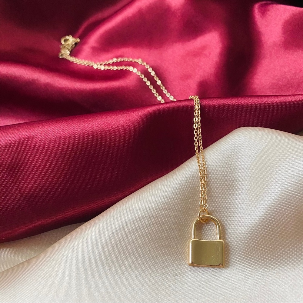 Golden Locket Locker Necklaces - Picture 4 of 9